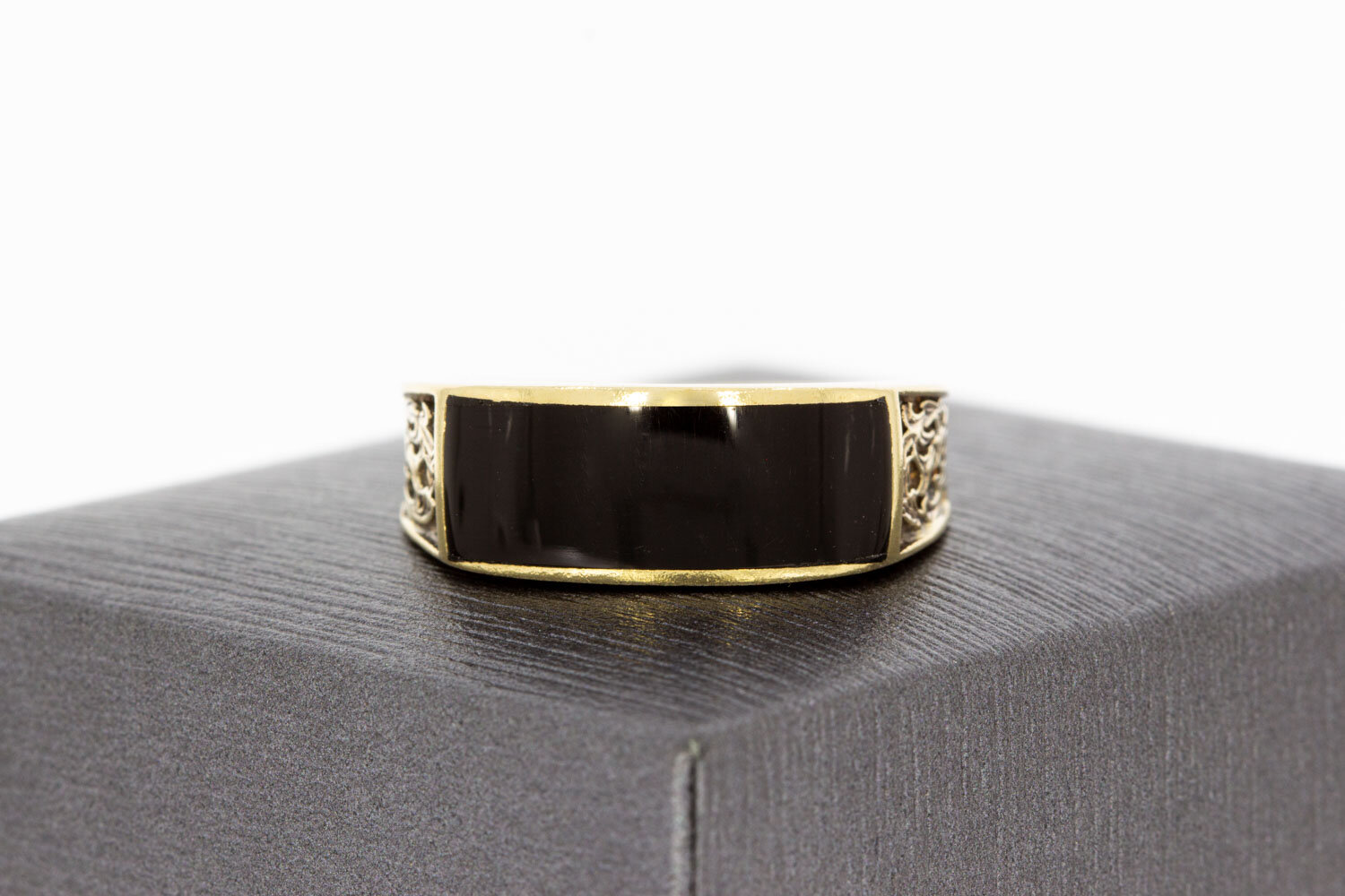 14 Karat Gold Onyx Pink Ring - 17,9 mm