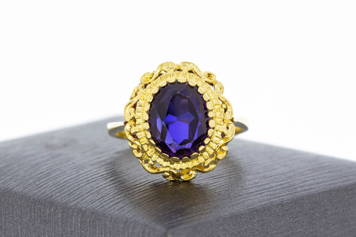 Vintage Amethyst Ring 18 Karat - 16,8 mm