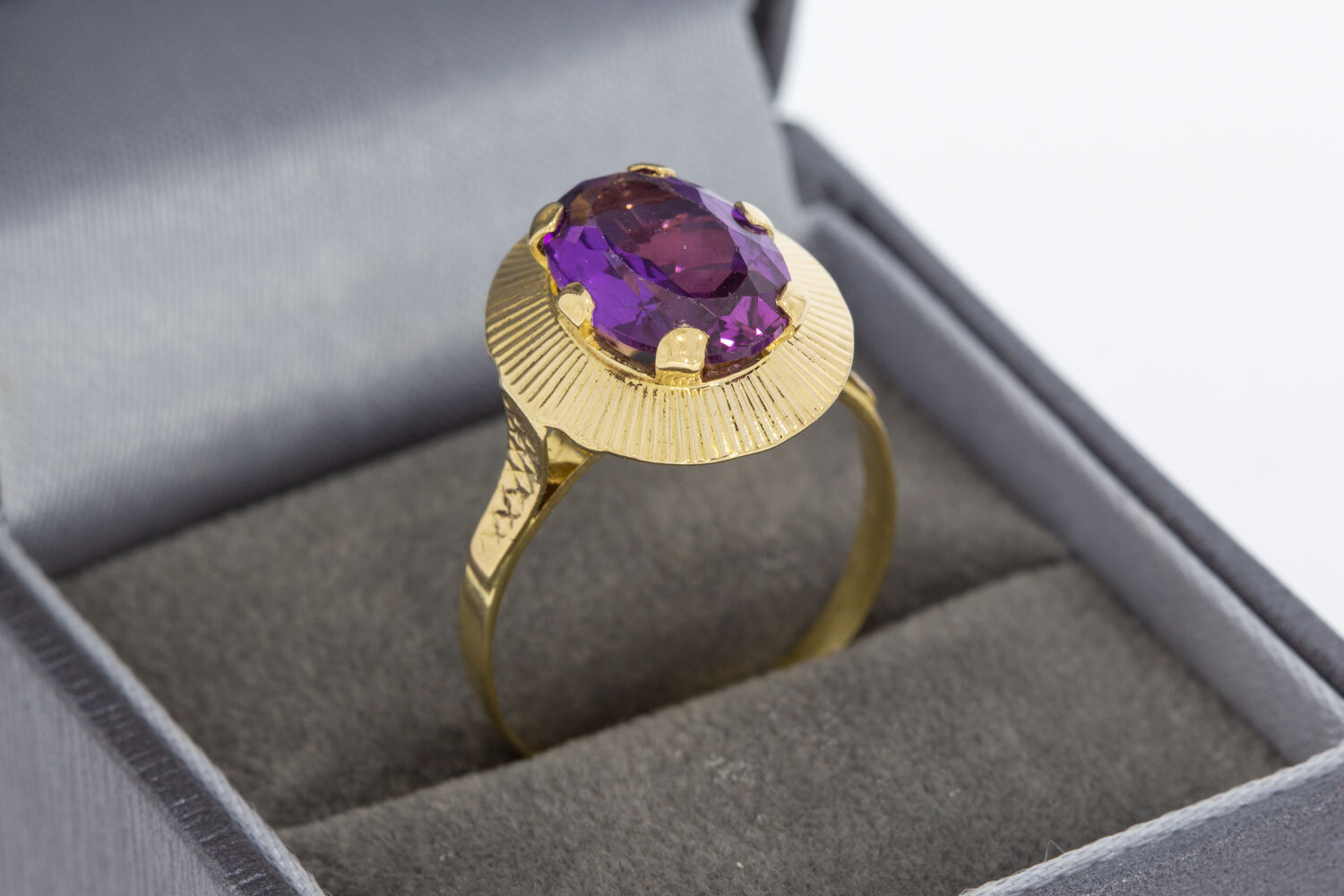 Vintage Ring 18 Karat Gold mit Amethyst - 18,1 mm