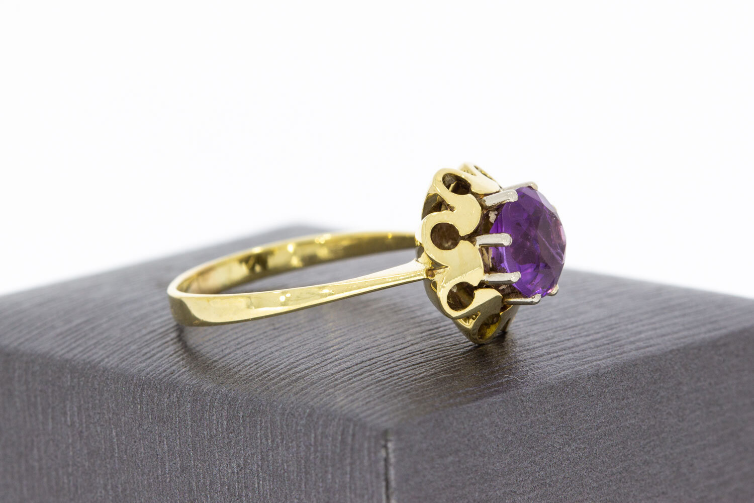 Vintage Amethyst Ring 14 Karat Gold - 19,2 mm