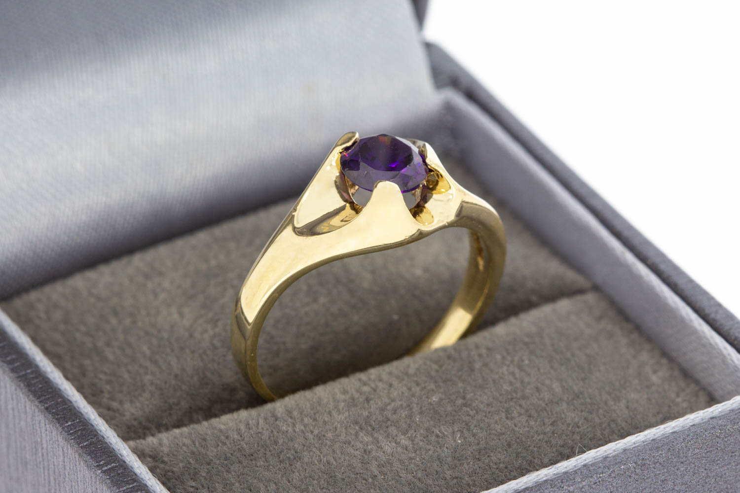 Vintage Amethyst Ring 14 Karat Gold - 17,9 mm