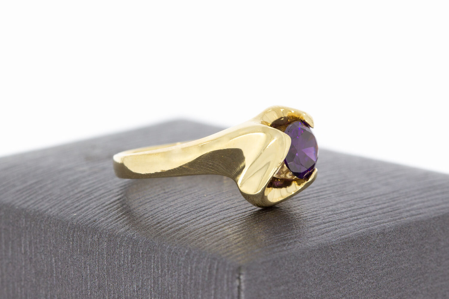 Vintage Amethyst Ring 14 Karat Gold - 17,9 mm