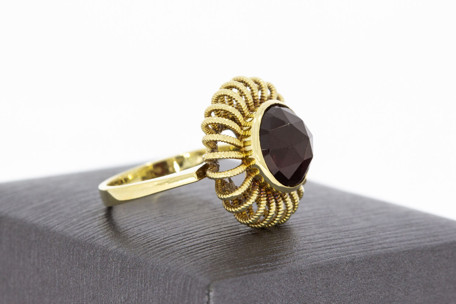 Vintage Granatring 14 Karat Gold - 17,6 mm