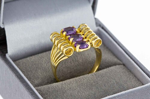 Fantasie Amethyst Ring 18 Karat Gold - 18,2 mm