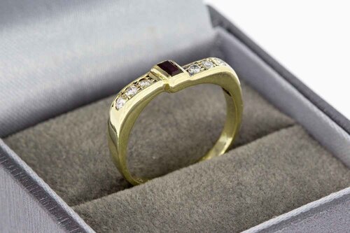 585 Gold Rubin geschwungene Diamant Ring - 17,6 mm