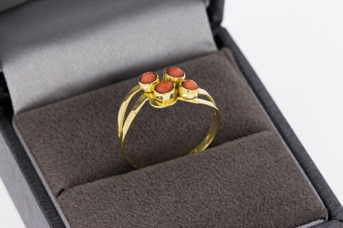 Vintage Goldring 14 Karat mit rote Koralle - 16,9