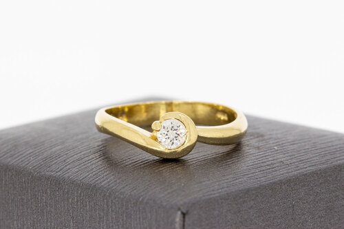 Geschwungene ring aus 585 Gold mit Zirkonia - 18,1 mm