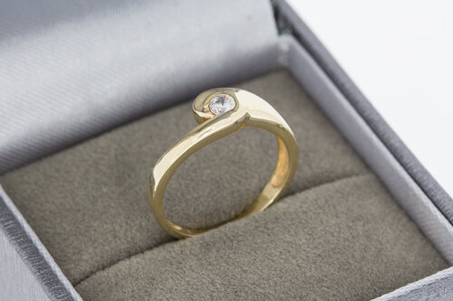 14 Karat Gold geschwungene Zirkonia Ring - 15,5 mm