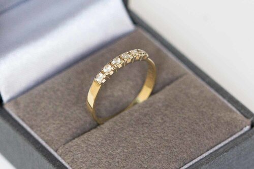 14 Karat gelb Gold Reihenring mit Zirkonia - 16,5